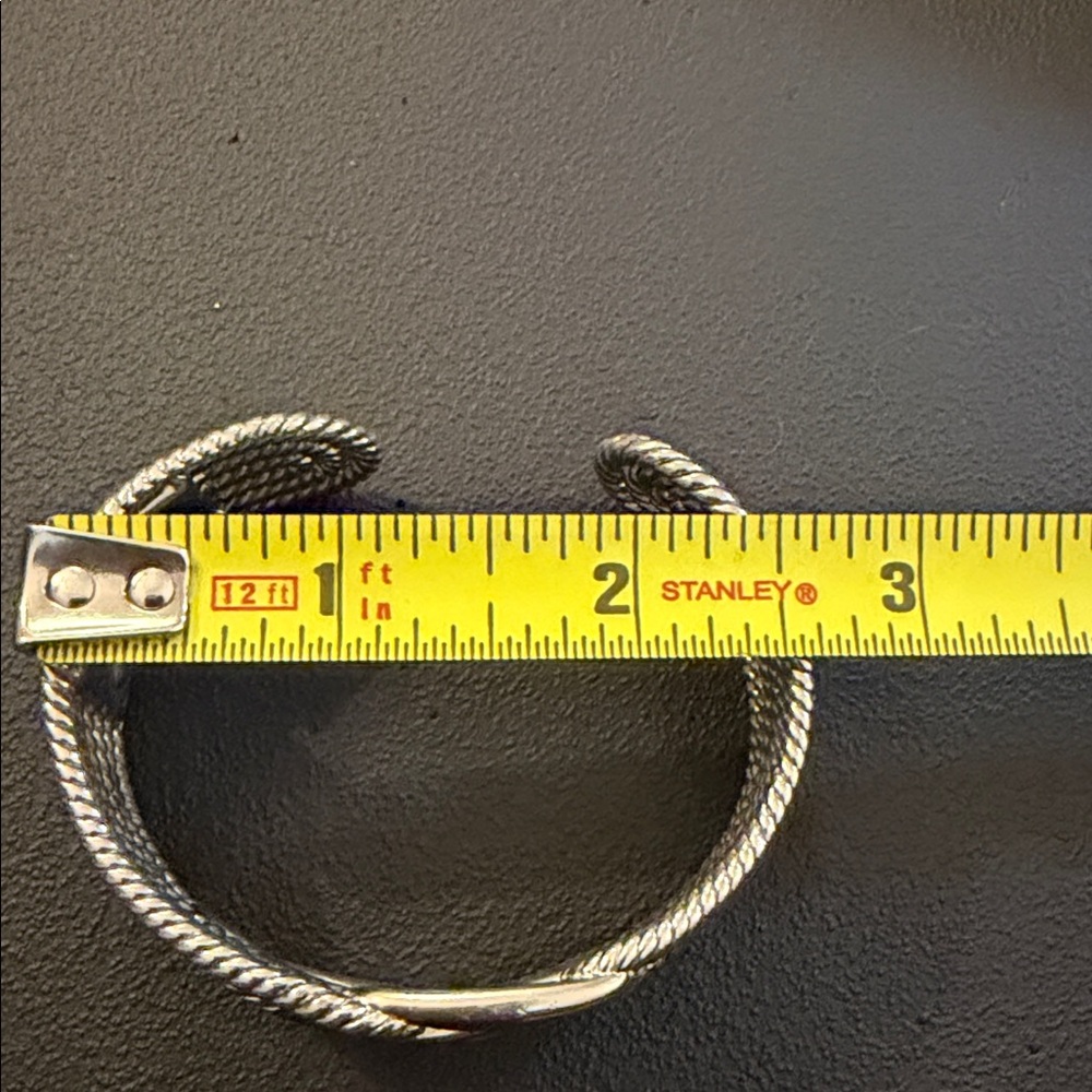 Elegant Silver-Tone Women's Bracelet - Picture 9 of 9